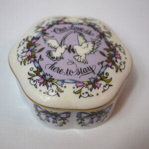 Vintage 1983 Franklin Porcelain Kate Lloyd Jones Our Love Music Box